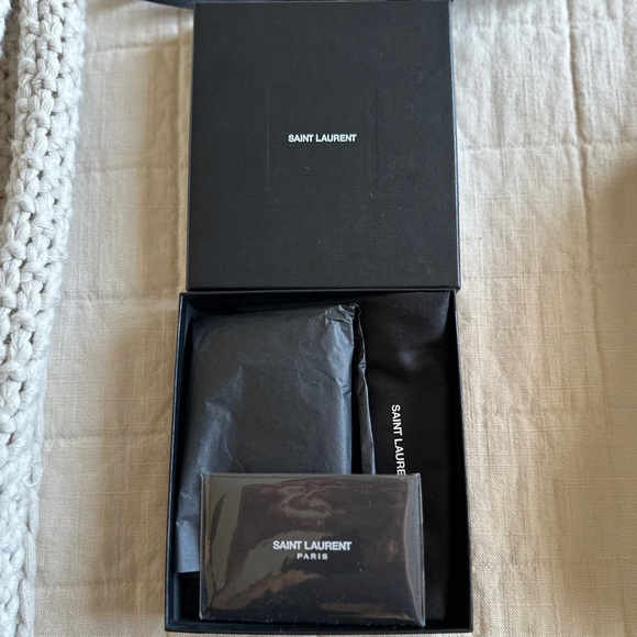 SAINT LAURENT PARIS FRAGMENTS ZIP CARD CASE IN GRAINED LEATHER 
BLACK - Picture 5 of 8